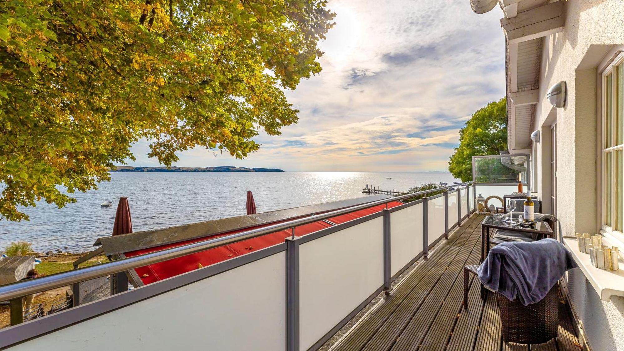 Haus Seeblick Mit 9 Wohnungen Alt Reddevitz Exterior photo